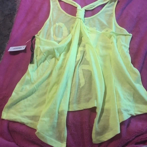 SOLD🩷Free🩷yellow Aeropostale tank open back medium - Picture 3 of 4